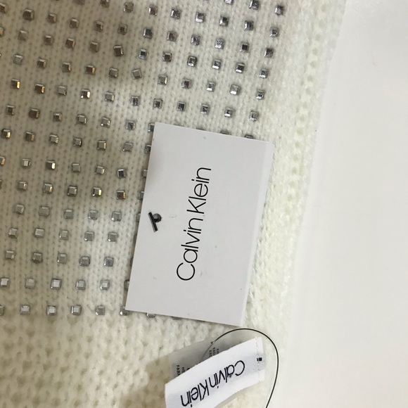 Calvin Klein
One Size Scarf - Picture 6 of 13